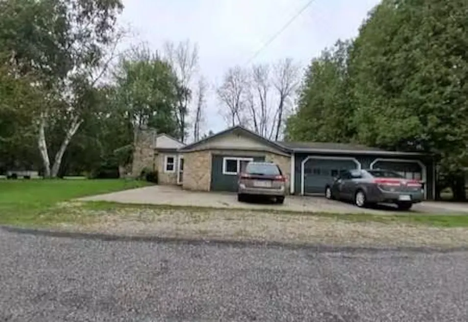 305 45th Ave Menominee, MI 49858, Menominee County