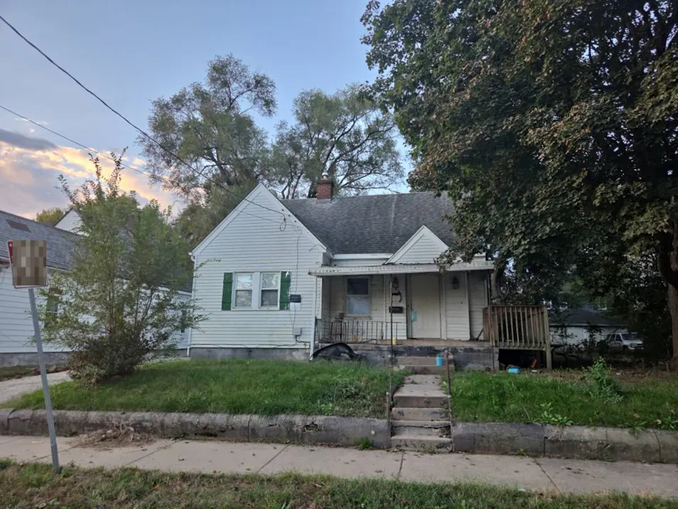 2006 West Garden Street Peoria, IL 61605, Peoria County