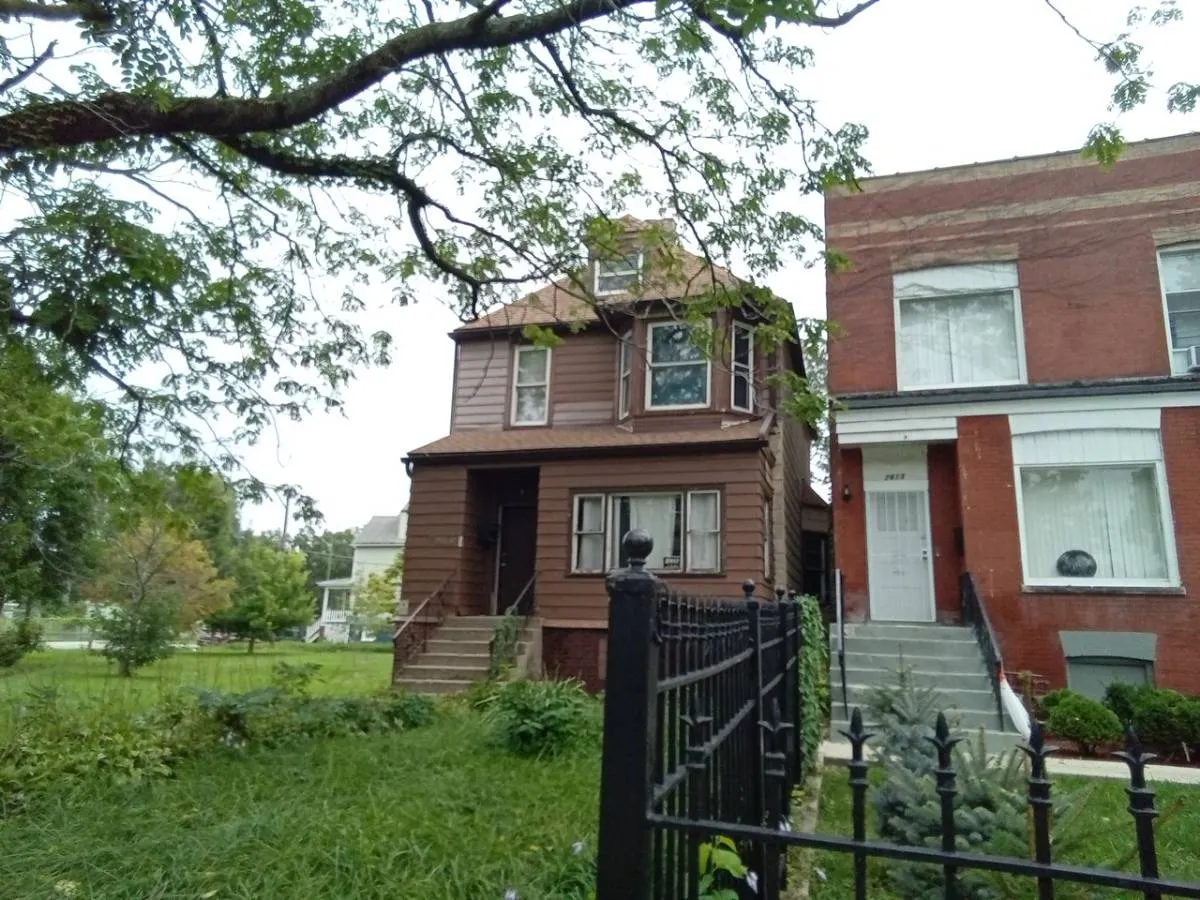 Saginaw Ave, Chicago, IL 60649 #1