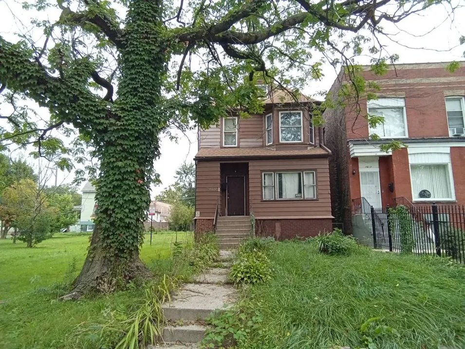 7611 South Saginaw Avenue Chicago, IL 60649, Cook County