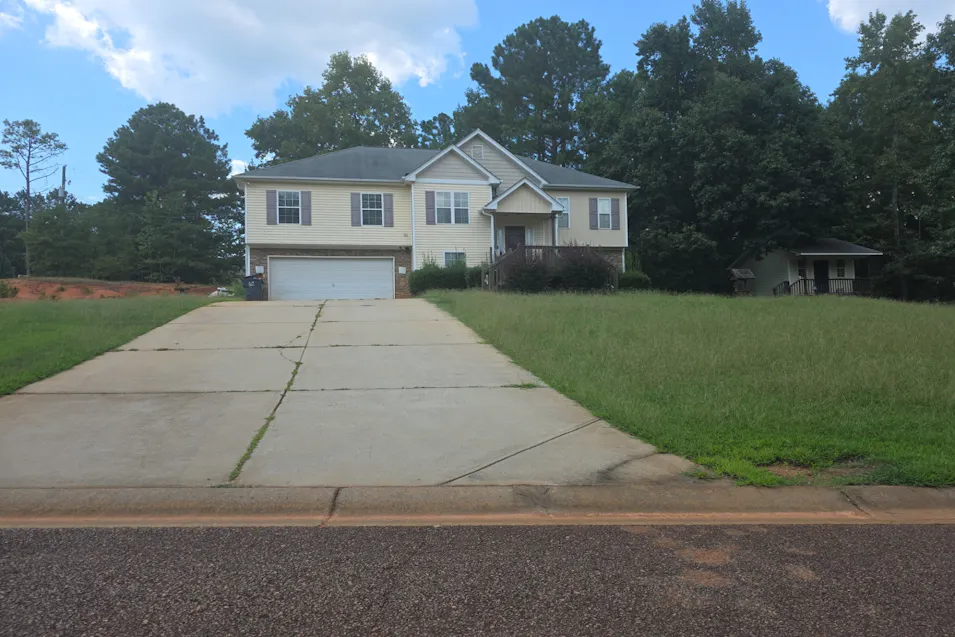 100 Ayden Cir SE Milledgeville, GA 31061, Baldwin County