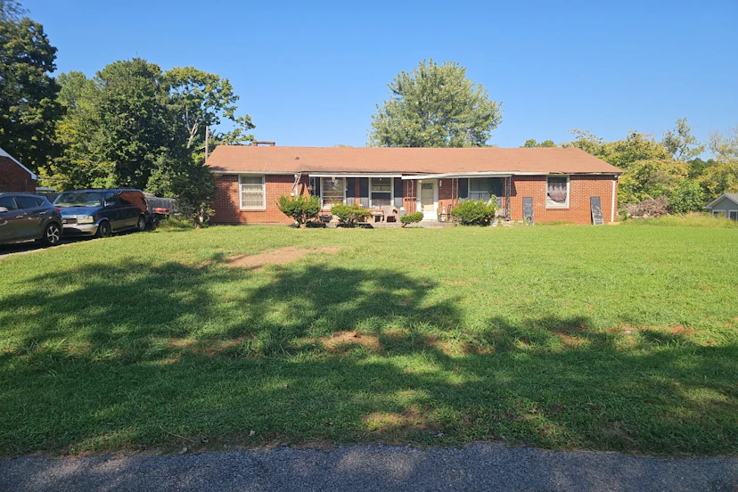 202 Slayden Cir