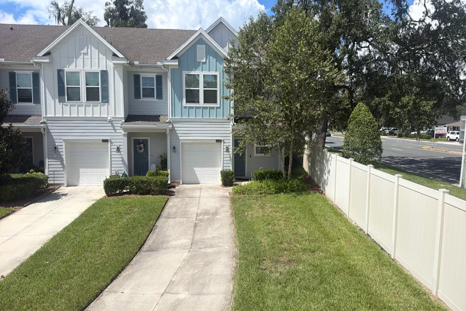 1703 Pottsburg Pt Dr Jacksonville, FL 32207, Duval County