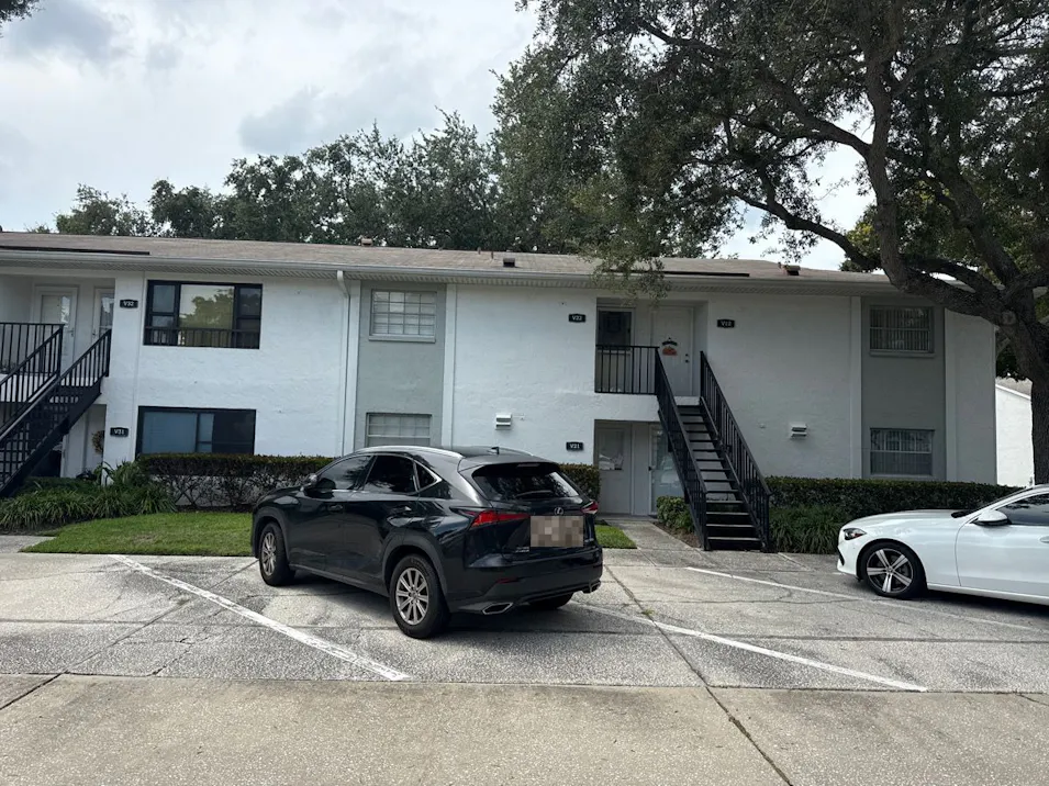 3806 N Oak Dr V21 Tampa, FL 33611, Hillsborough County