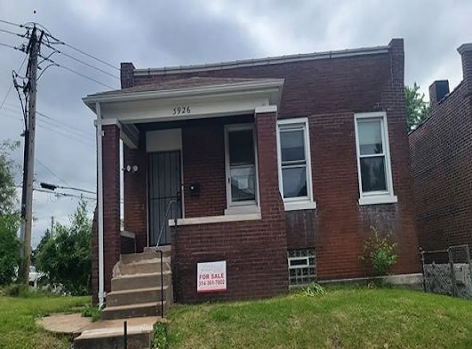 Serv 3926 Tholozan A Saint Louis, MO 63116, St. Louis City County