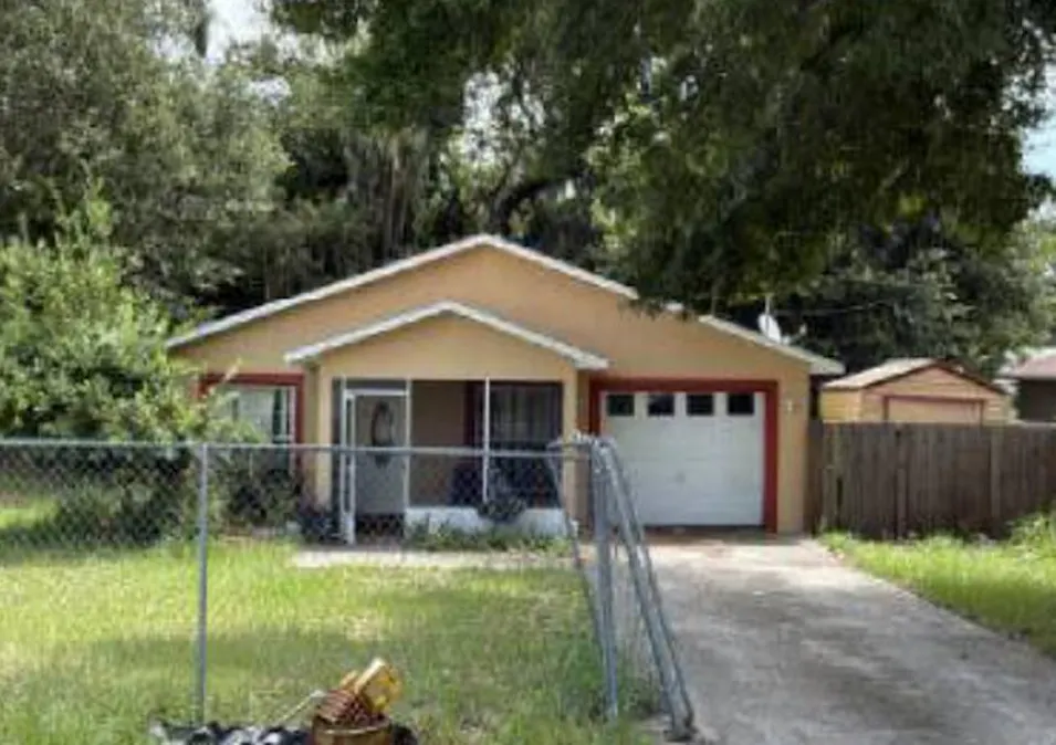 1220 Tuskegee St Leesburg, FL 34748, Lake County