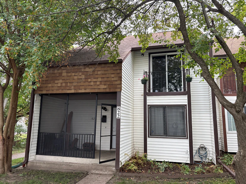 822 Logan Ave N