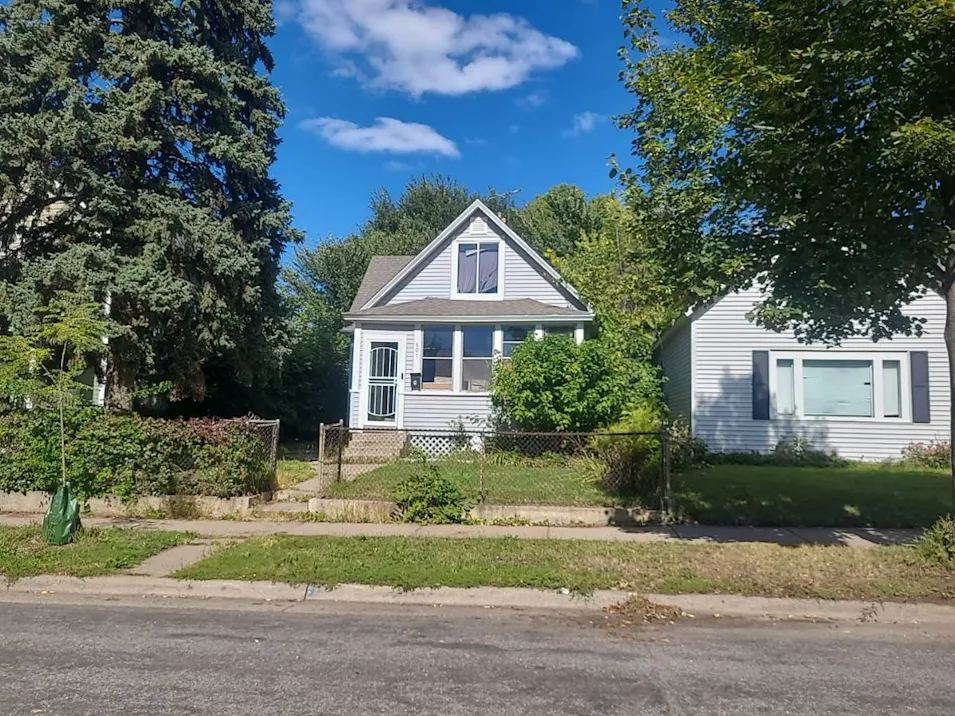 807 Lawson Avenue East Saint Paul, MN 55106, St. Paul County