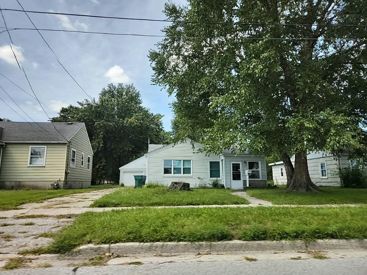Chestnut Ave, Hammond, IN 46324
