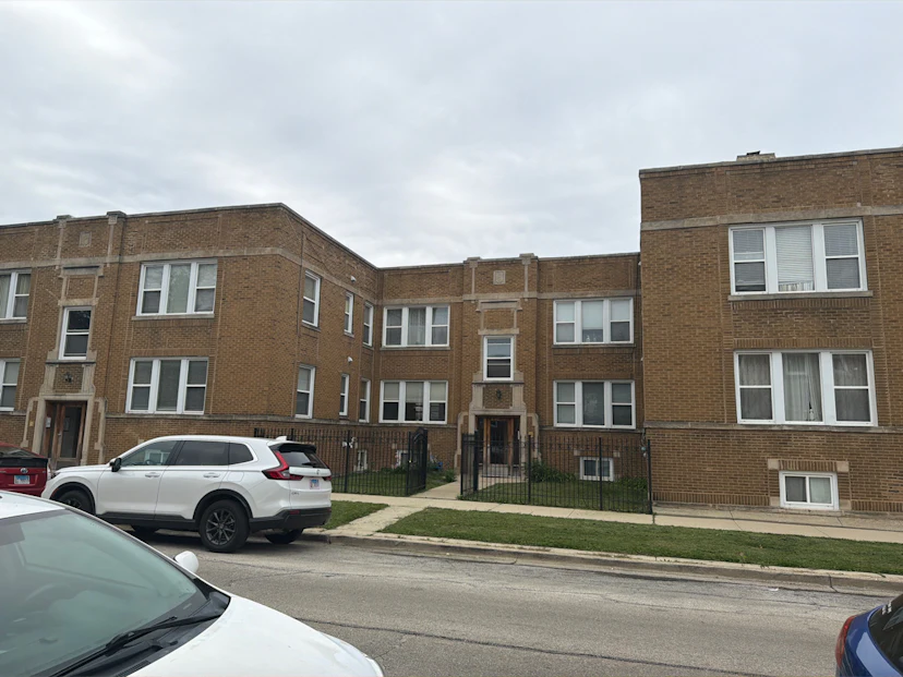 4548 W Barry Ave Unit 1