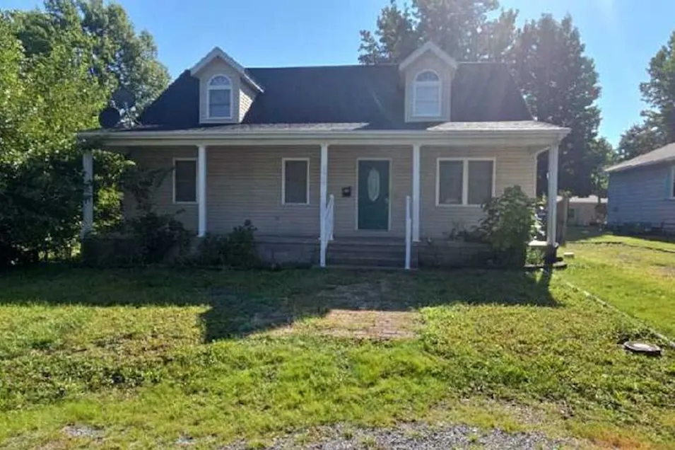 1503 Davis Ave Johnston City, IL 62951, Williamson County