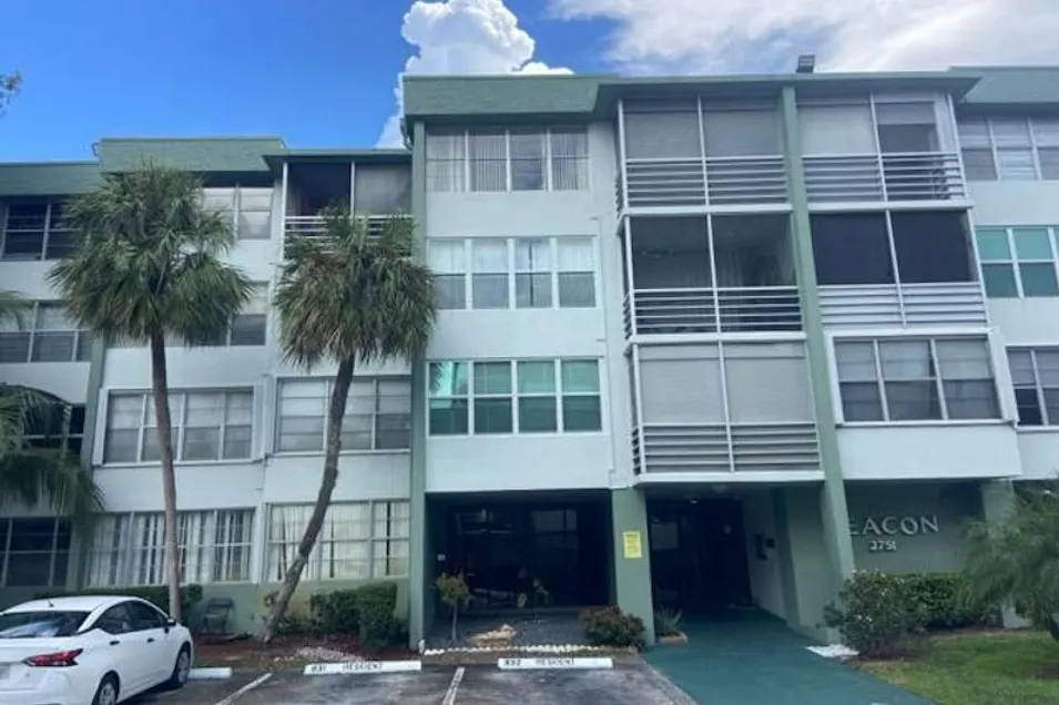 2751 Taft St Hollywood, FL 33020, Broward County