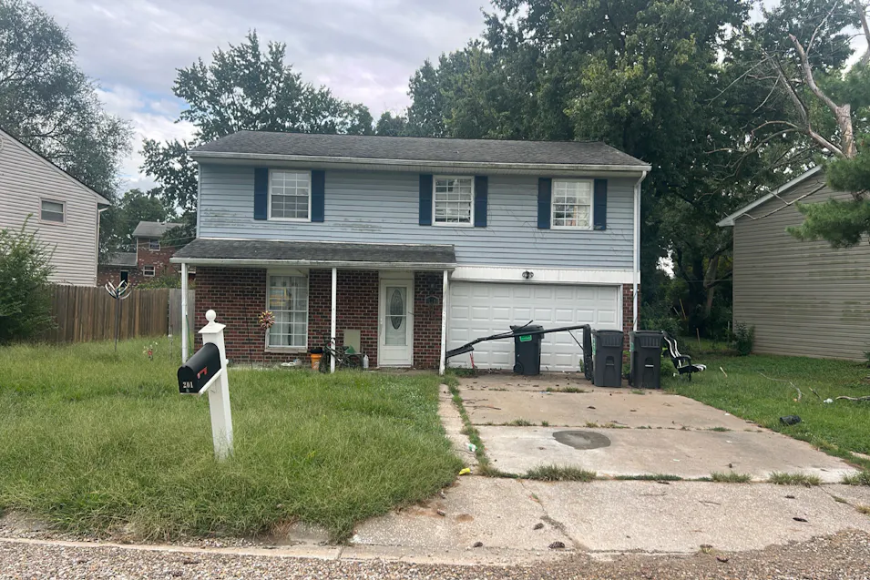 201 Saturn Dr Godfrey, IL 62035, Madison County