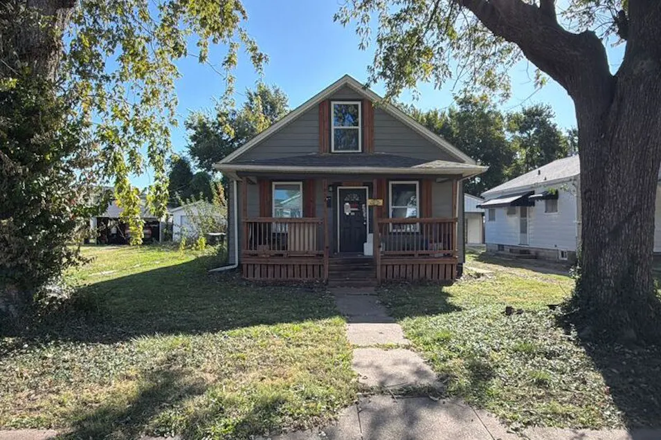 624 N 3rd St Dupo, IL 62239, St. Clair County