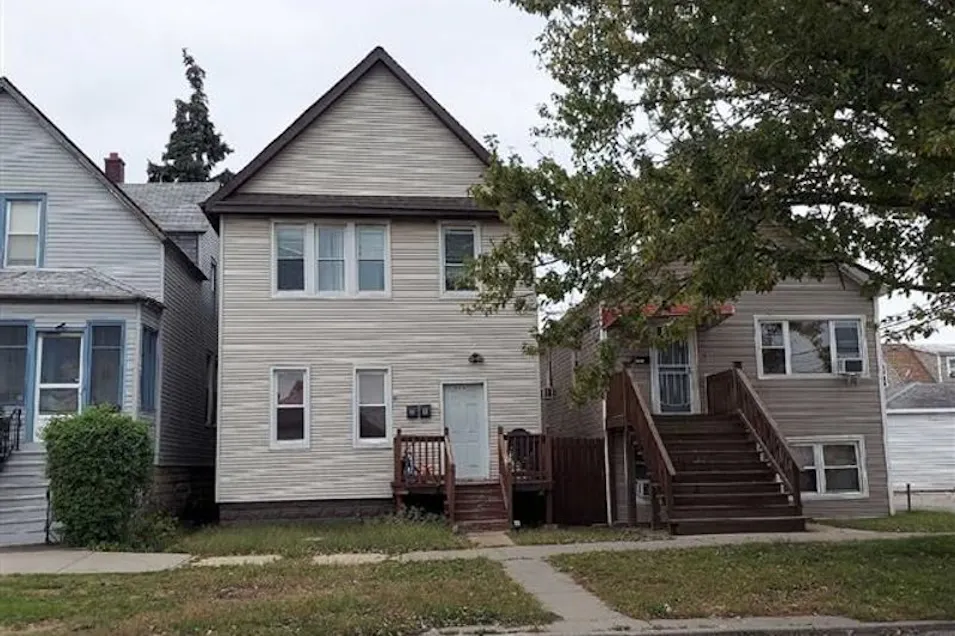 9518 S Muskegon Ave Chicago, IL 60617, Cook County