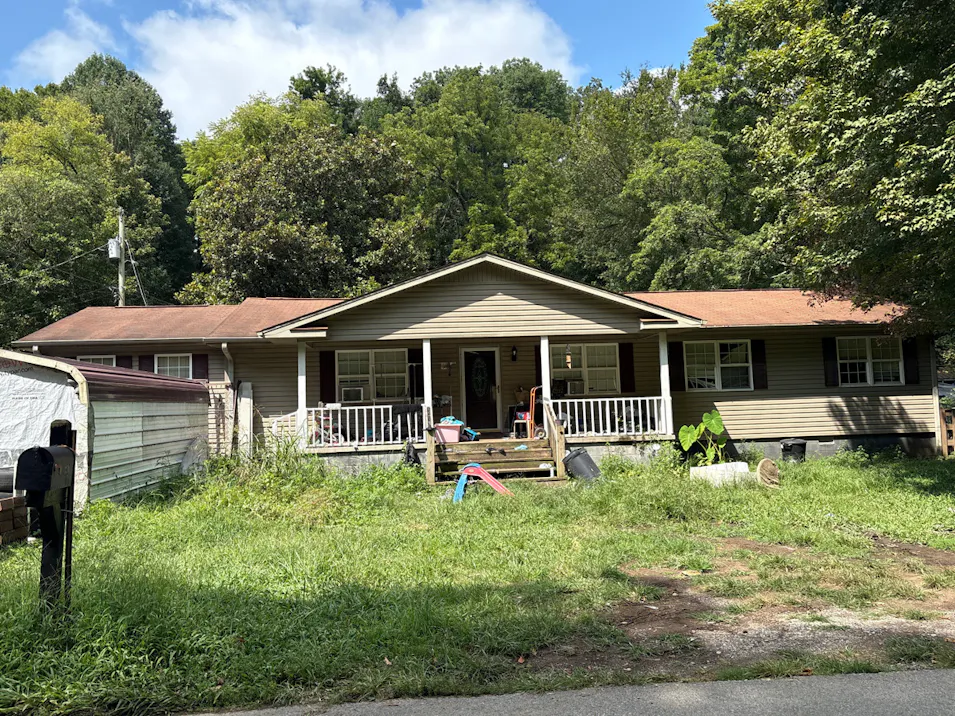 370 Midway Drive Erin, TN 37061, Houston County