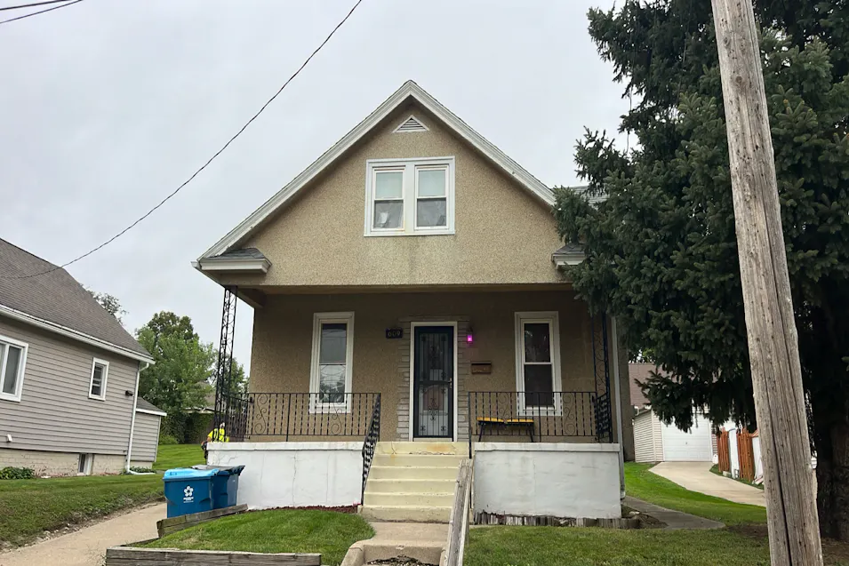 609 15th St Peru, IL 61354, Lasalle County