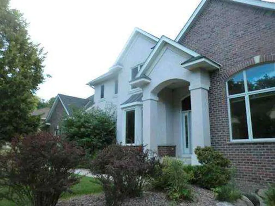 6713 Lakeway Dr Chanhassen, MN 55317, Carver County