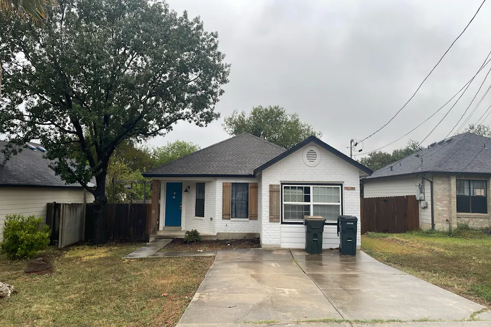708 Oregon St San Marcos, TX 78666, Hays County
