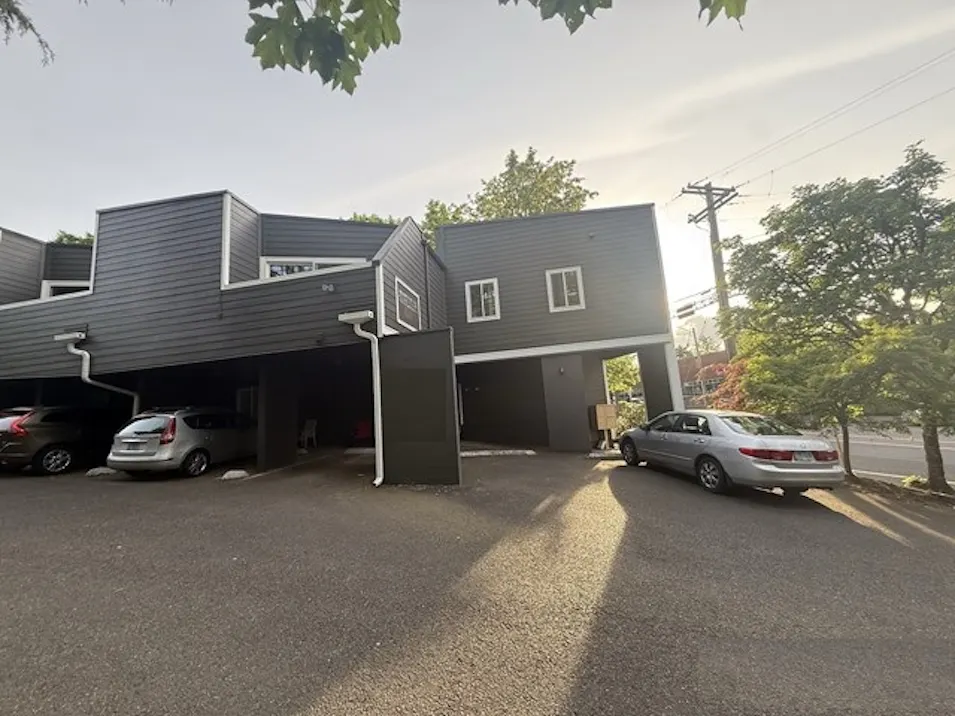 6220 SW Capitol Hwy Portland, OR 97239, Multnomah County