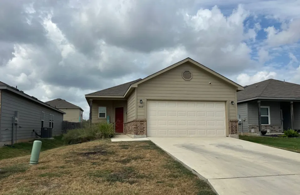 14643 Hackamore Way Elmendorf, TX 78112, Bexar County