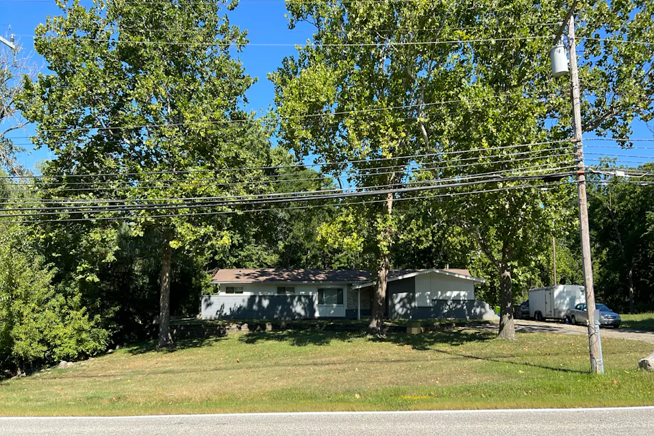 15705 Millar Rd Clinton Twp, MI 48036, Macomb County