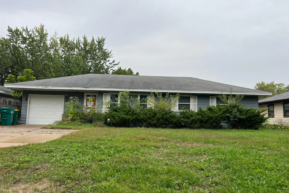 6815 Dudley Av N Crystal, MN 55428, Hennepin County