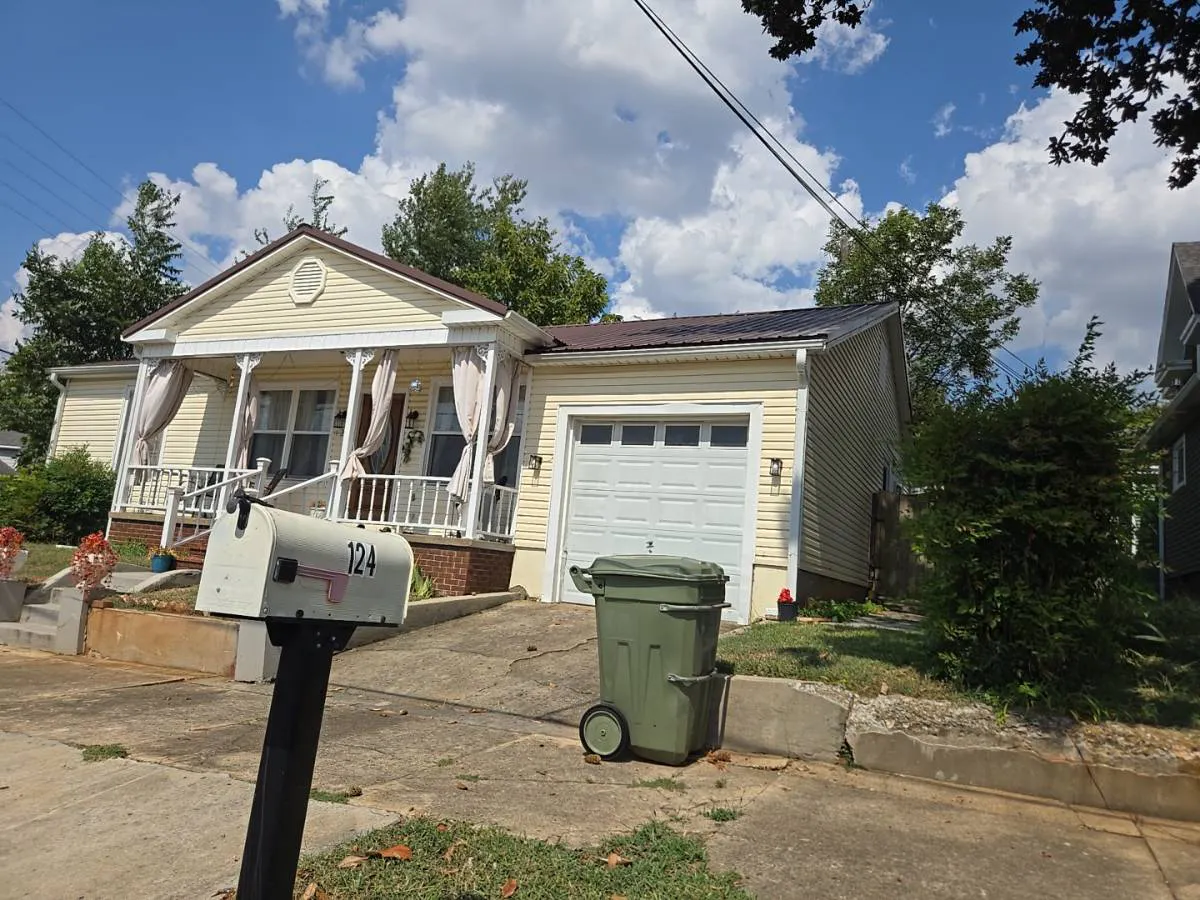 Deller St, Lawrenceburg, TN 38464 #1