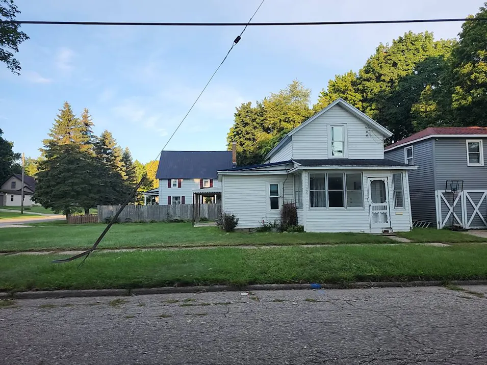 721 Pearl St Belding, MI 48809, Ionia County