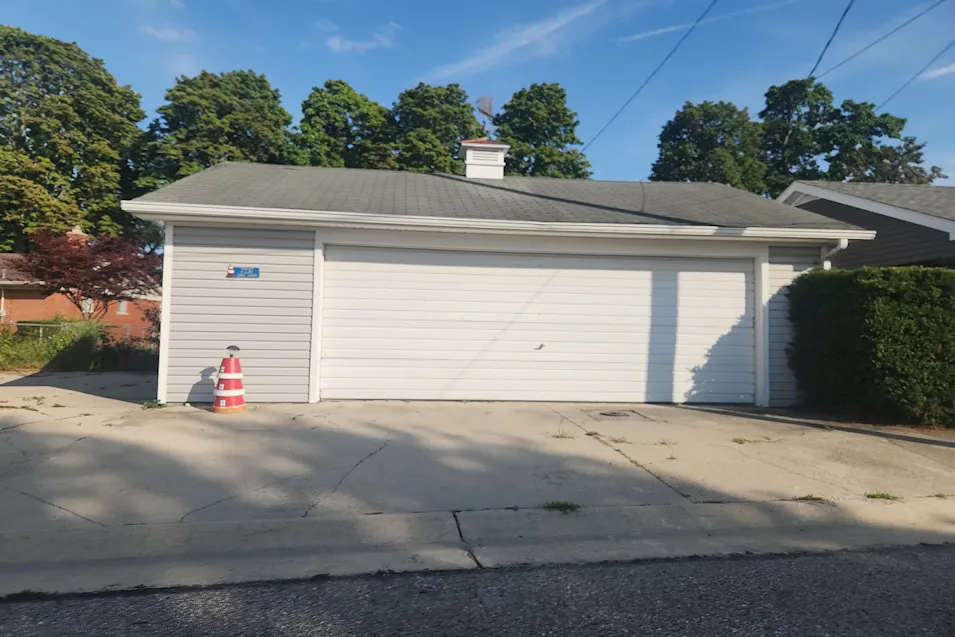7237 1st St Cottrellville, MI 48039, St. Clair County