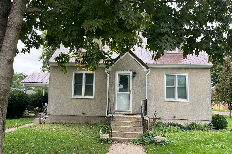 102 S Hennepin Ave Ladd, IL 61329, Bureau County