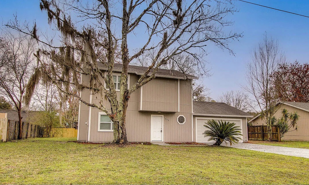 1809 Farm Way