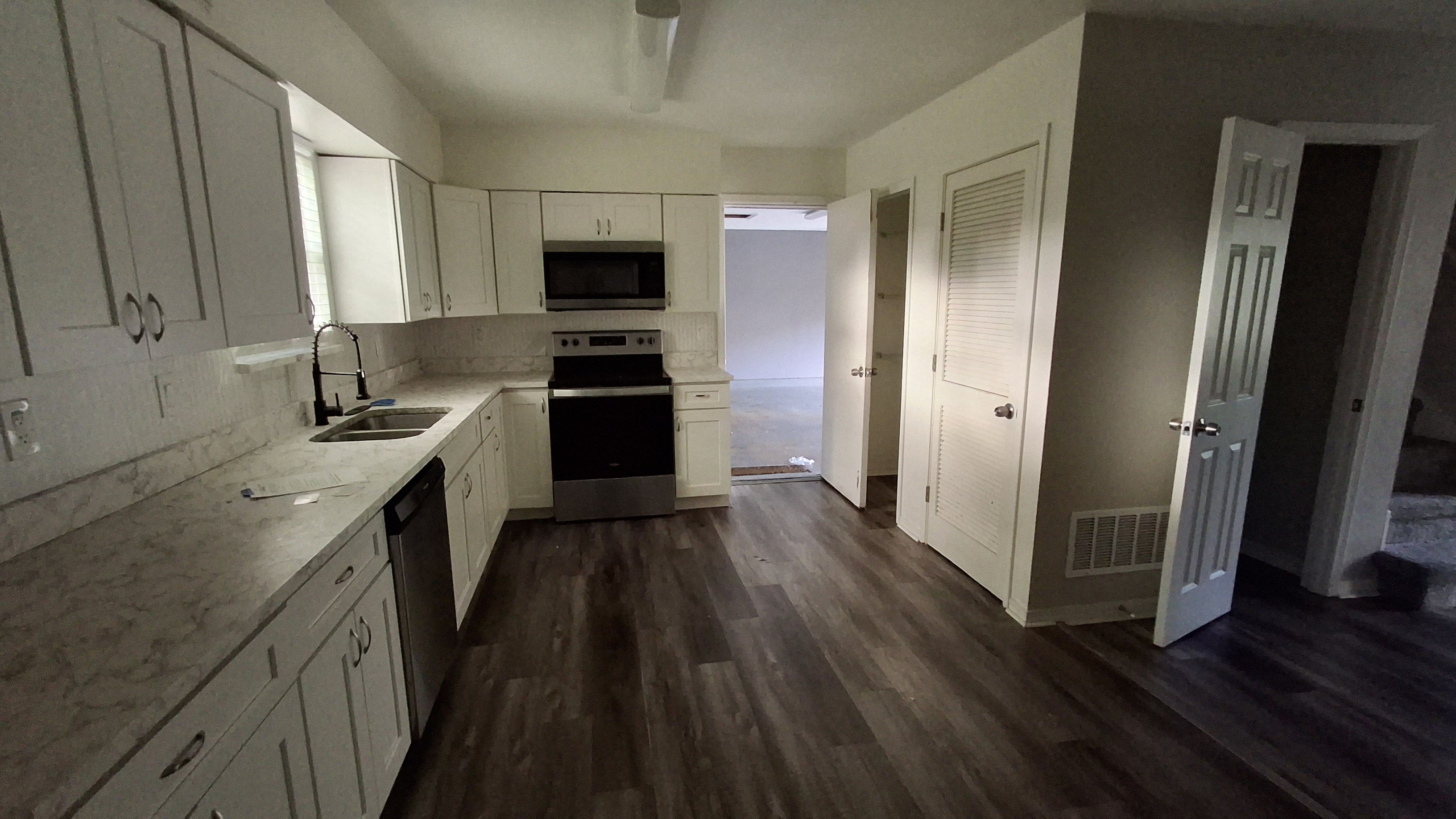1809 Farm Way photo 8
