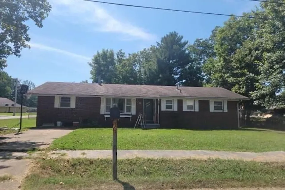 200 E Victor St Poplar Bluff, MO 63901, Butler County