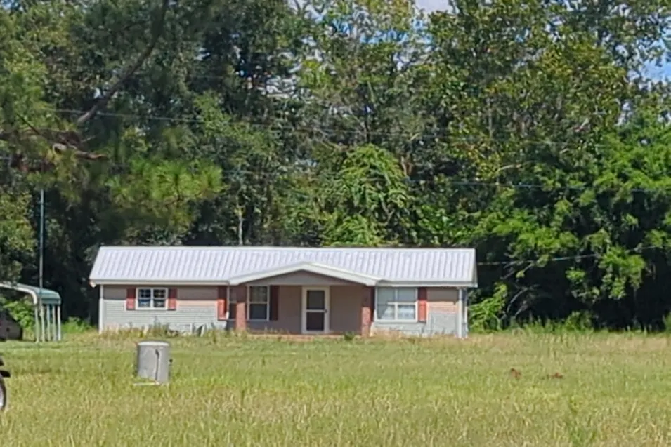 4240 White Tail Way Blackshear, GA 31516, Pierce County