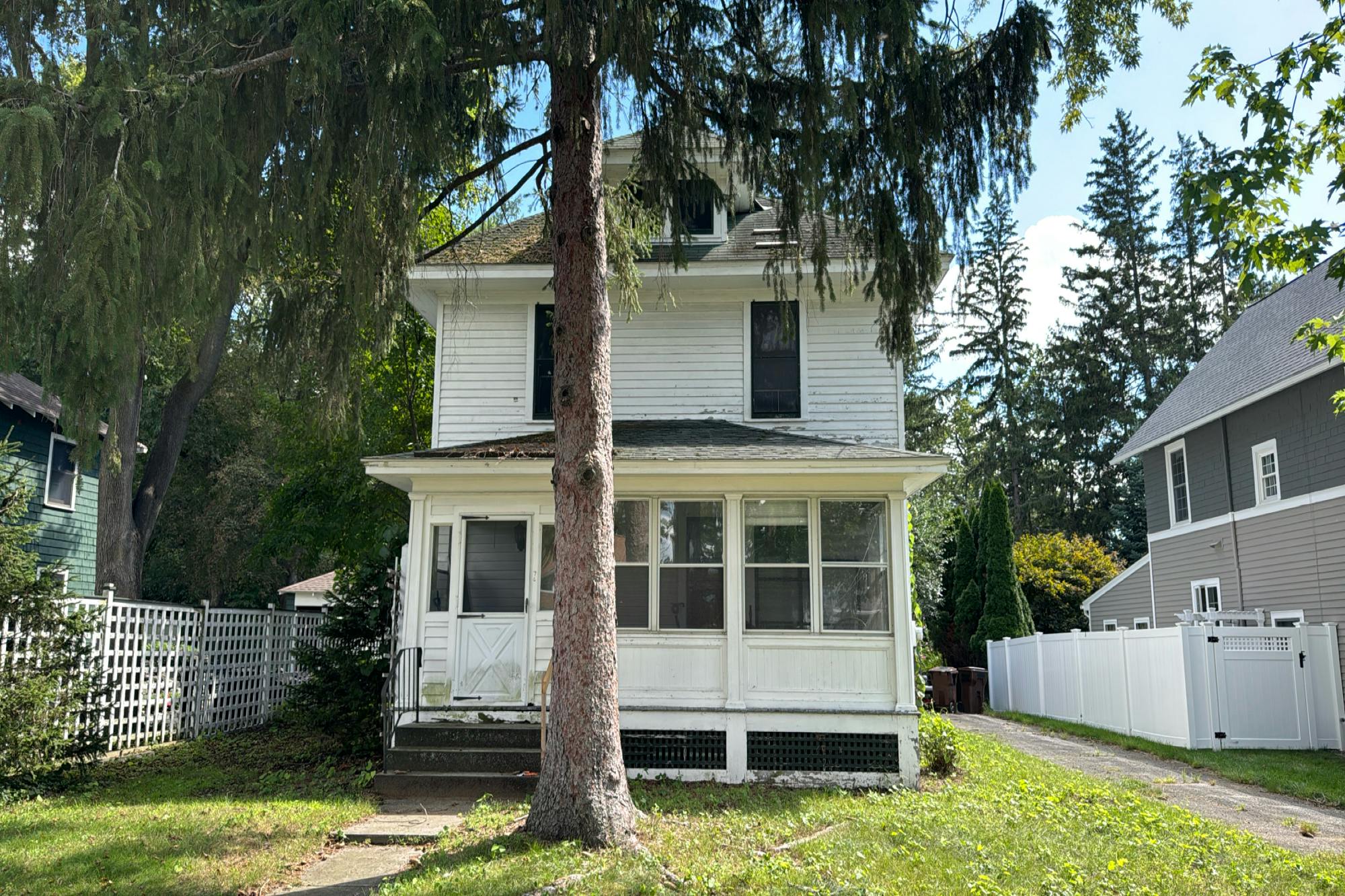 Adams Pl, Delmar, NY 12054