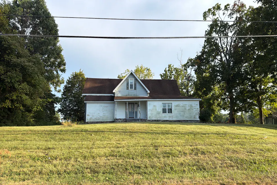 8924 N County Road 235 W Brazil, IN 47834-7205, Clay County
