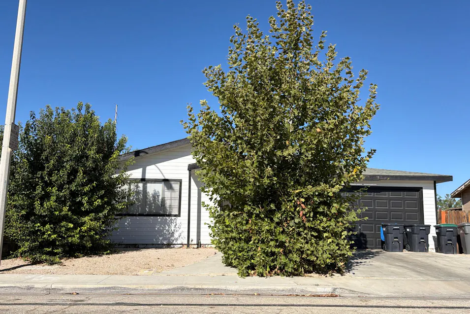 44053 Canyon Way Lancaster, CA 93535, Los Angeles County