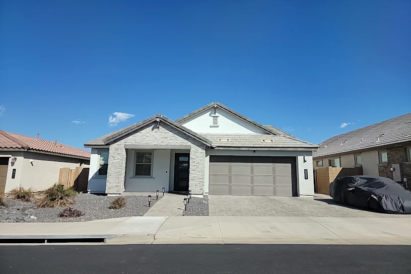 6982 W Spur Dr