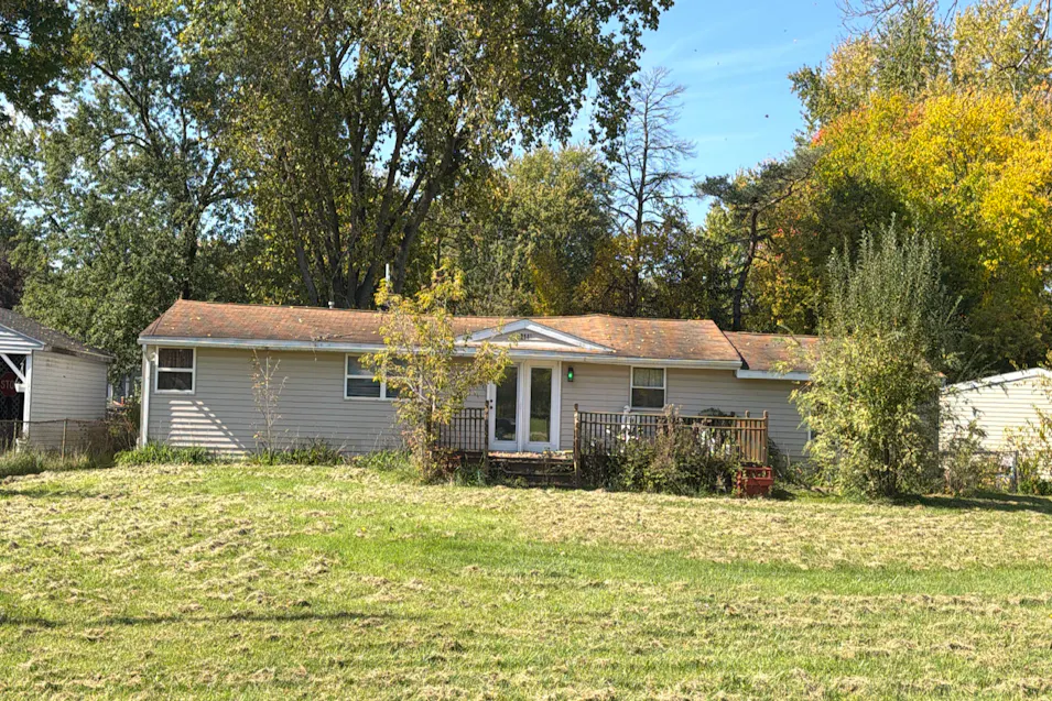 2140 MacKinaw Dr Davison, MI 48423, Genesee County