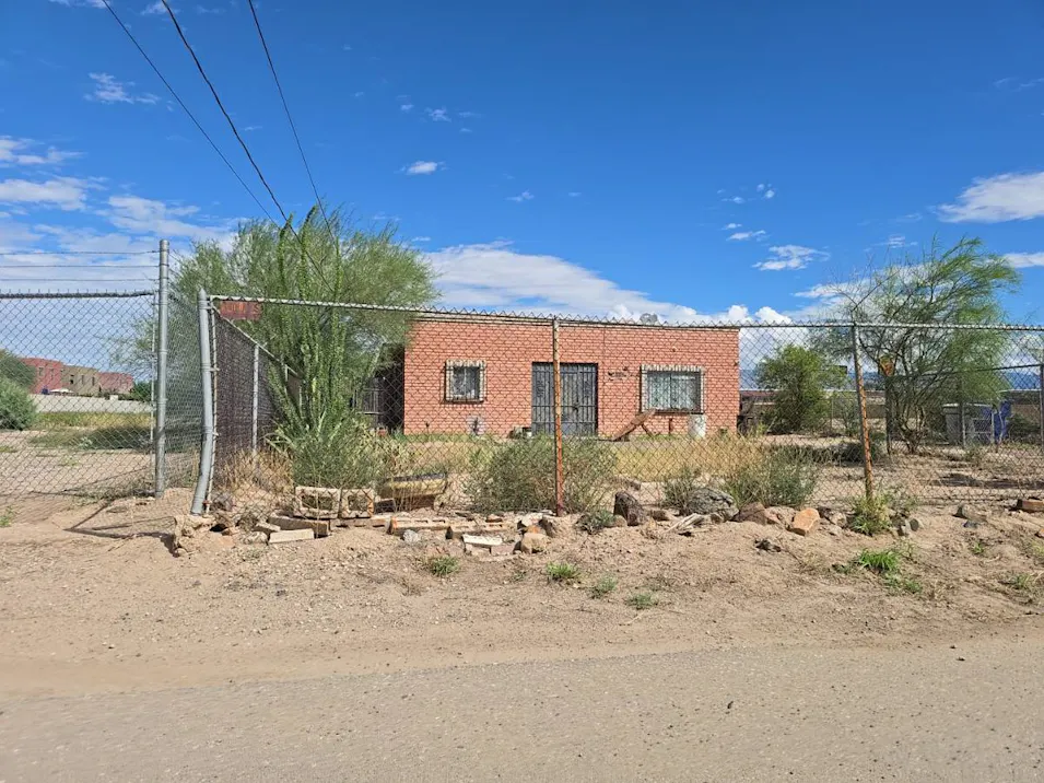 810 W 24th St Tucson, AZ 85713, Pima County