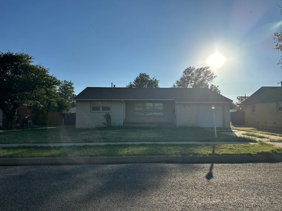 527 Red Deer St Pampa, TX 79065, Gray County