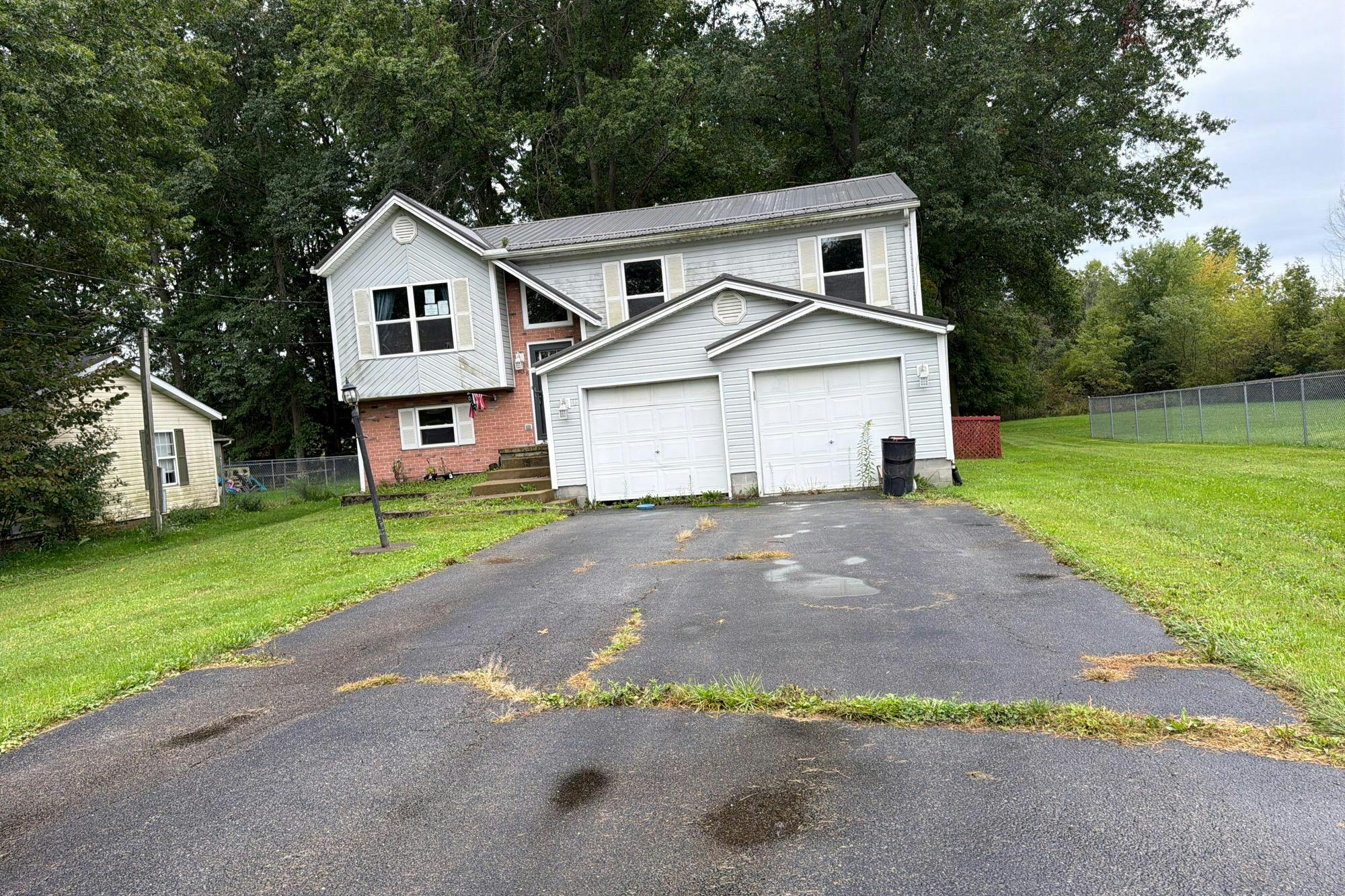 Raymond Ave, Warren, OH 44483
