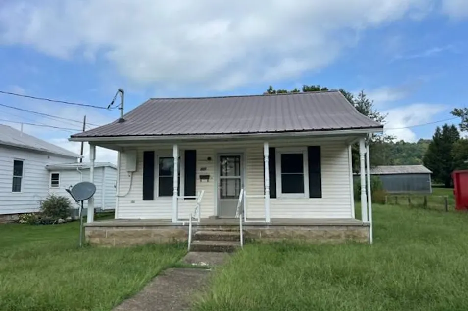 609 East 7th Street Manchester, OH 45144, Adams County