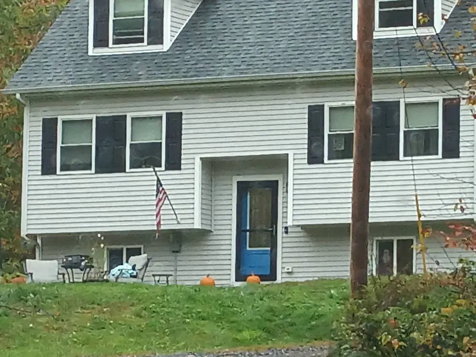 76 Mountain Road Raymond, NH 03077, Rockingham County