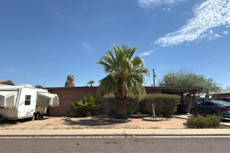 717 S Oracle Mesa, AZ 85204, Maricopa County