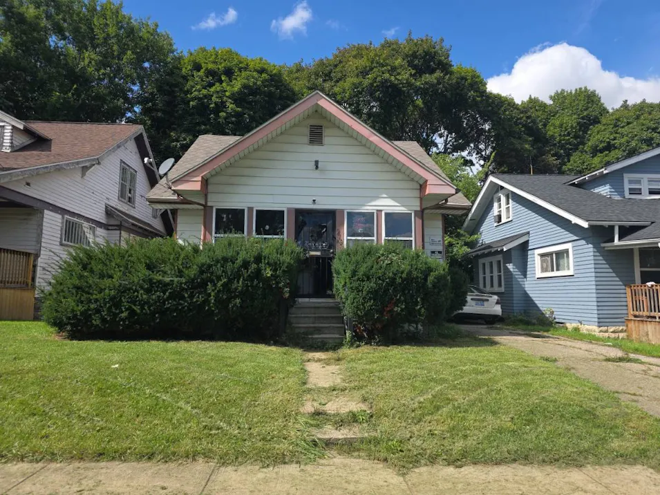 919 Gladwyn St Flint, MI 48504, Genesee County