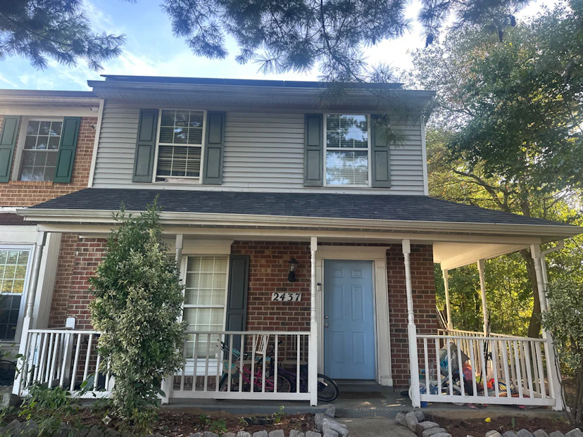 2437 E Rosecroft Village Cir