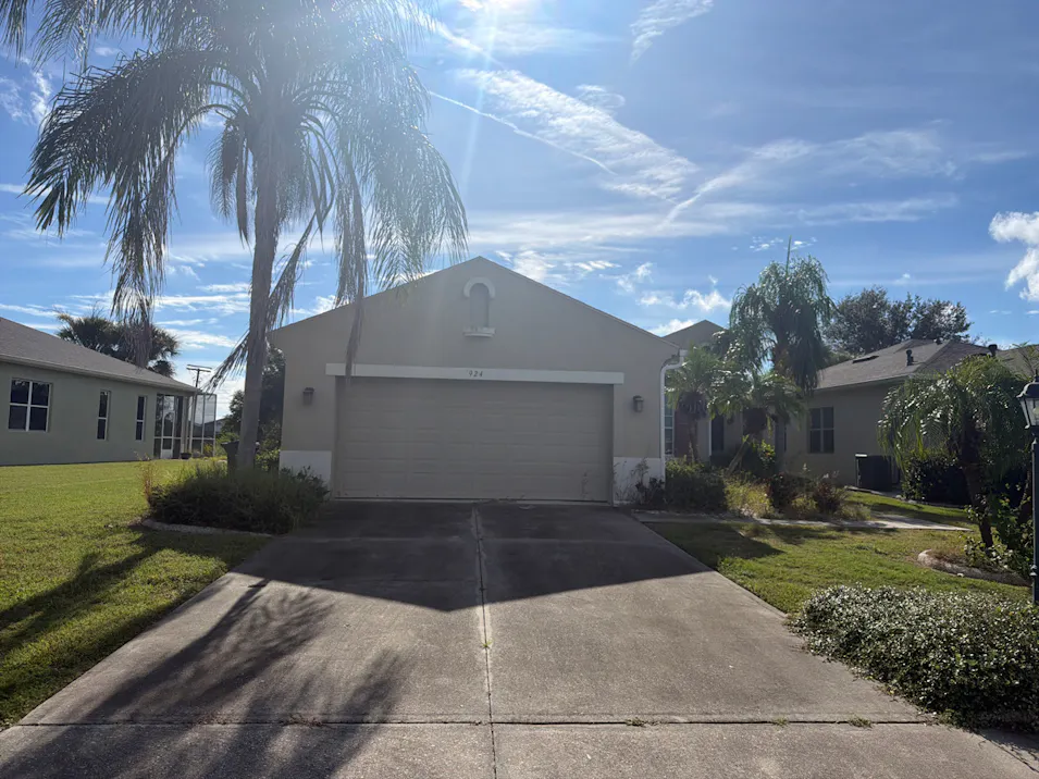 924  Regal Manor Way Sun City Center, FL 33573, Hillsborough County