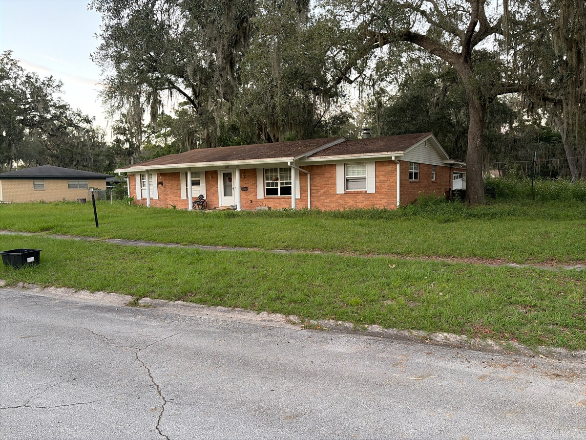 3387 Shenandoah Dr E photo 2